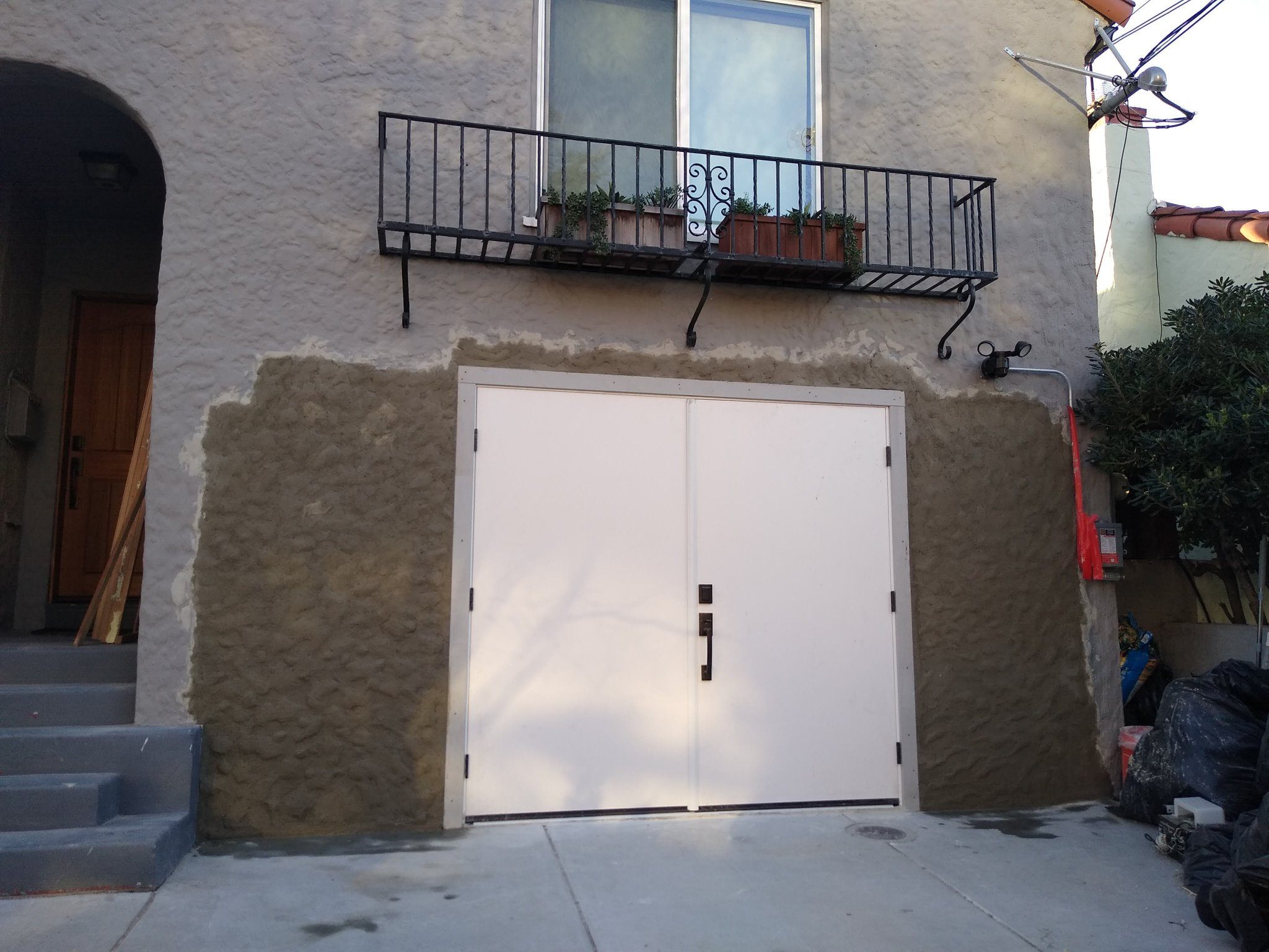 Garage stucco patch and finish